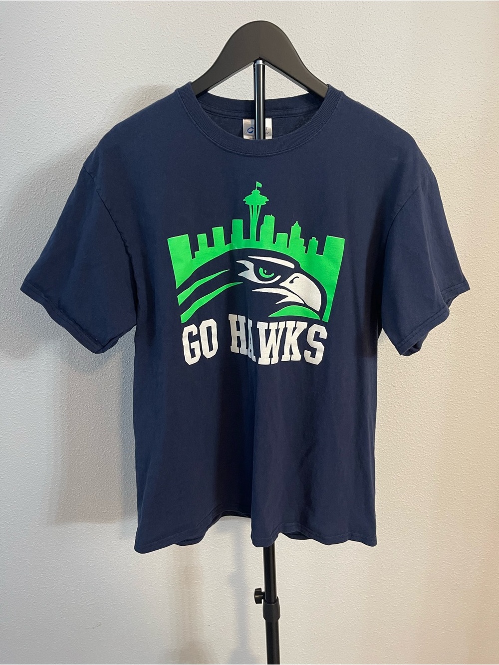 Men’s Seattle Seahawks Navy 'Go Hawks' Graphic Tee large